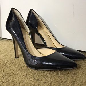 Jessica Simpson black pumps